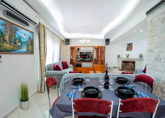 Golden Grove Appartement *