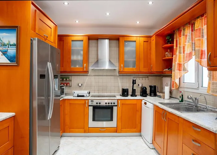 Golden Grove Appartement *