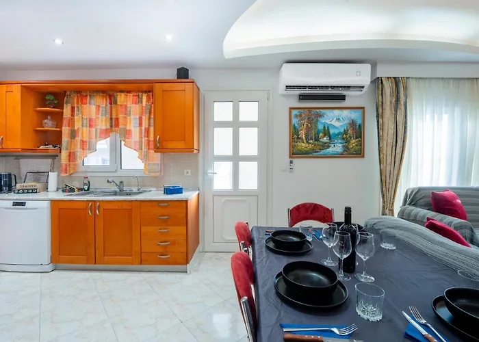 Golden Grove Afantou